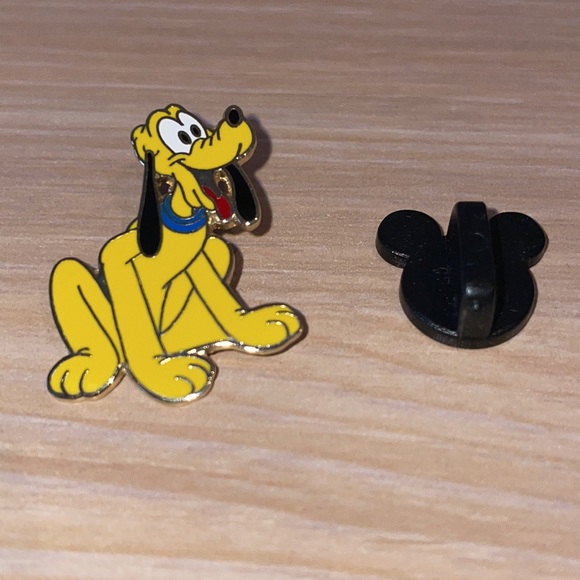Pluto - Disney Trading Pin - Picture 2 of 3